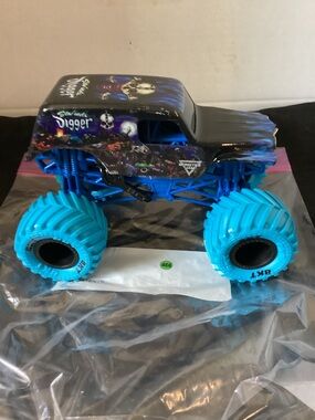 466-Monster Jam Son-Uva Digger Diecast Monster Truck